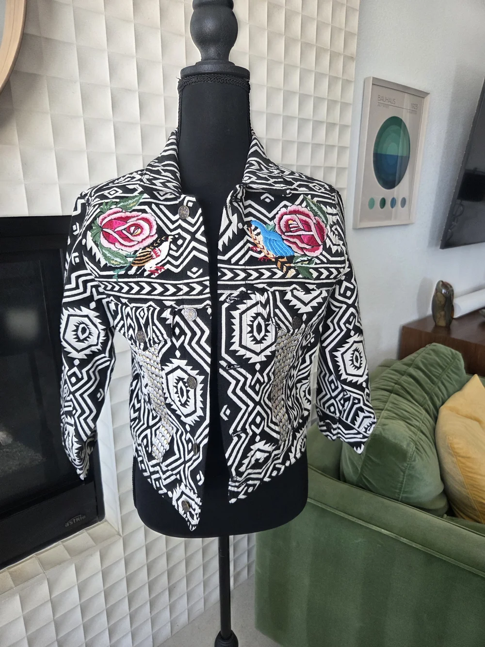 Free People New Romantics Native Whisper Cropped Jacket, Tribal Embroidered - Picture 4 of 11